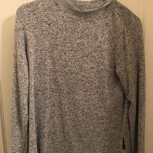 Long sleeve turtle neck sweater!